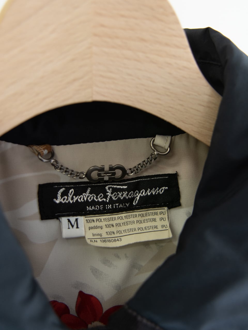 【Salvatore Ferragamo】Made in Italy 100%Polyester Quilting Jacket(サルヴァトーレ フェラガモ イタリア製 中綿入りポリエステルキルティングジャケット)