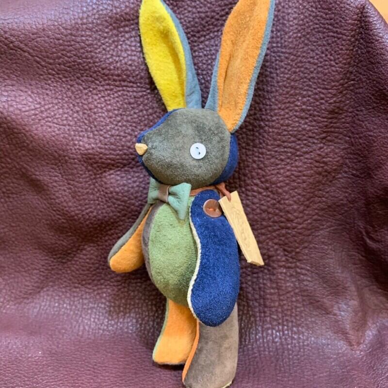 ピッグスウェードベルラビ★端革を使ってアップサイクル「ベルズラビット」写真の1点販売です　落ち着いたカラフル系