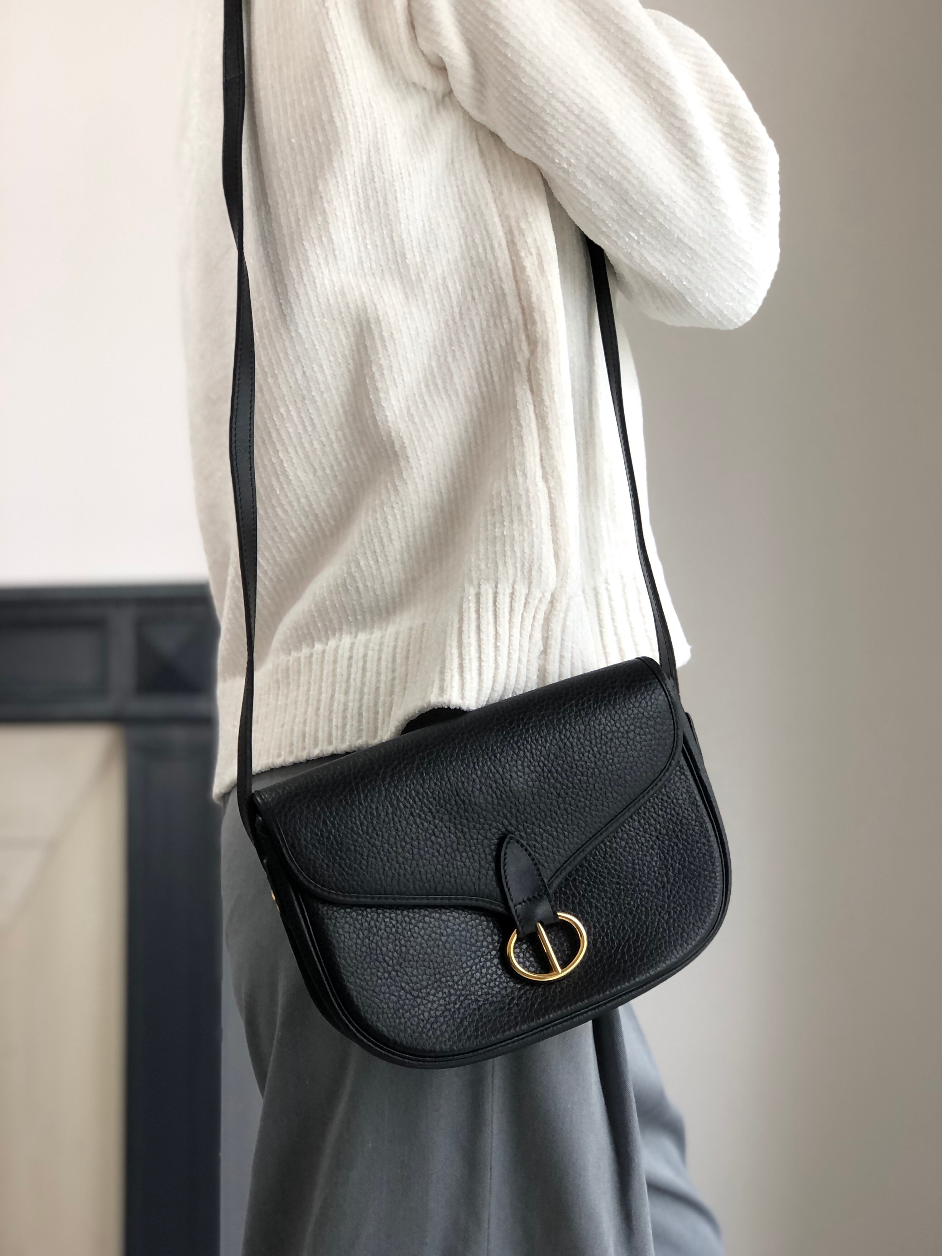 クリスチャンディオール　ボビー　ショルダーバッグ　レザー　ブラック　黒　cd Dior ブラックレザー ショルダーバッグ Christian Dior Pre-Owned 2021