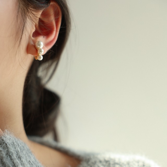 3 pearls pierce & earrings　B089