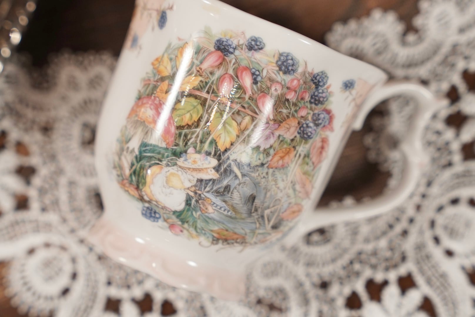 Royal Doulton】ロイヤルドルトン Brambly Hedge Autumn Beaker ブラン