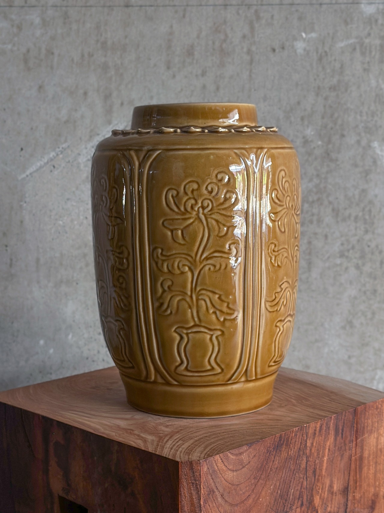 Hien Van／Flower vase