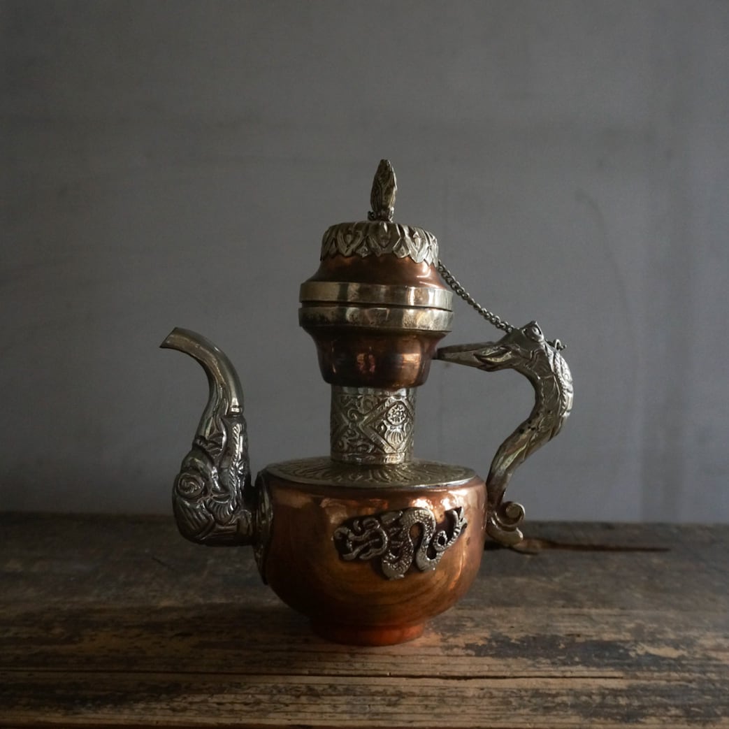 古いチベットの銅ポット