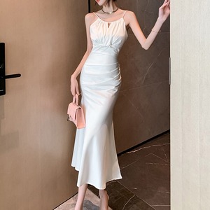 バックシャーリング ドレス ワンピース パーティー ステージ 舞台 衣装 コスチューム 演劇 ラウンジ クラブ 膝下 ミモレ ロング 袖なし ノースリーブ 襟なし マーメイド タイト スリム 細身 イブニング ハイウエスト 伸縮性 背中開き 可愛い きれいめ シンプル 大人可愛い 上品 おしゃれ エレガント 存在感 抜け感 エレガント セクシー 無地 イベント リゾート 旅行 ホテル ガーデン レストラン 高原 脚長 高見え 格上げ 女子会 春 夏 S M L XL オフ白 黒 オフホワイト ブラック