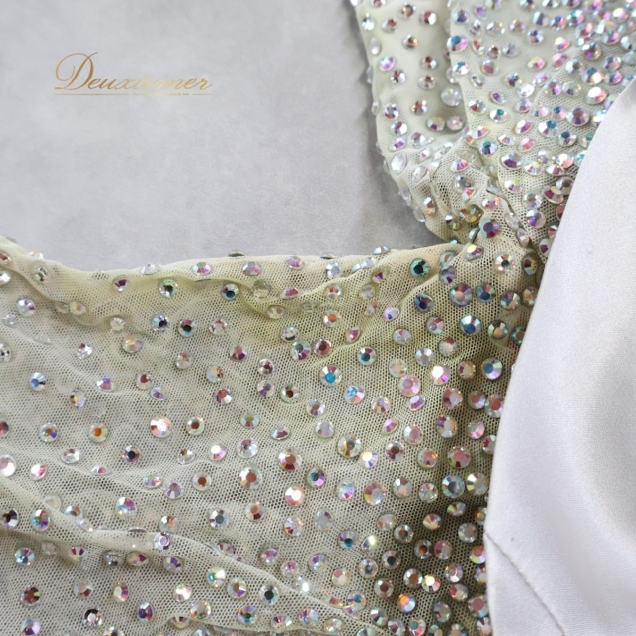 社交ダンス 衣装 スタンダードドレス ワンピース ドレス スタンダード 灰 デモ 競技 ダンス パーティ 発表会 綺麗 グレイ系 明るめグレー おしゃれ デザイン スタイル シンプル エレガント レディースドレス フォーマル パーティードレス 大人用