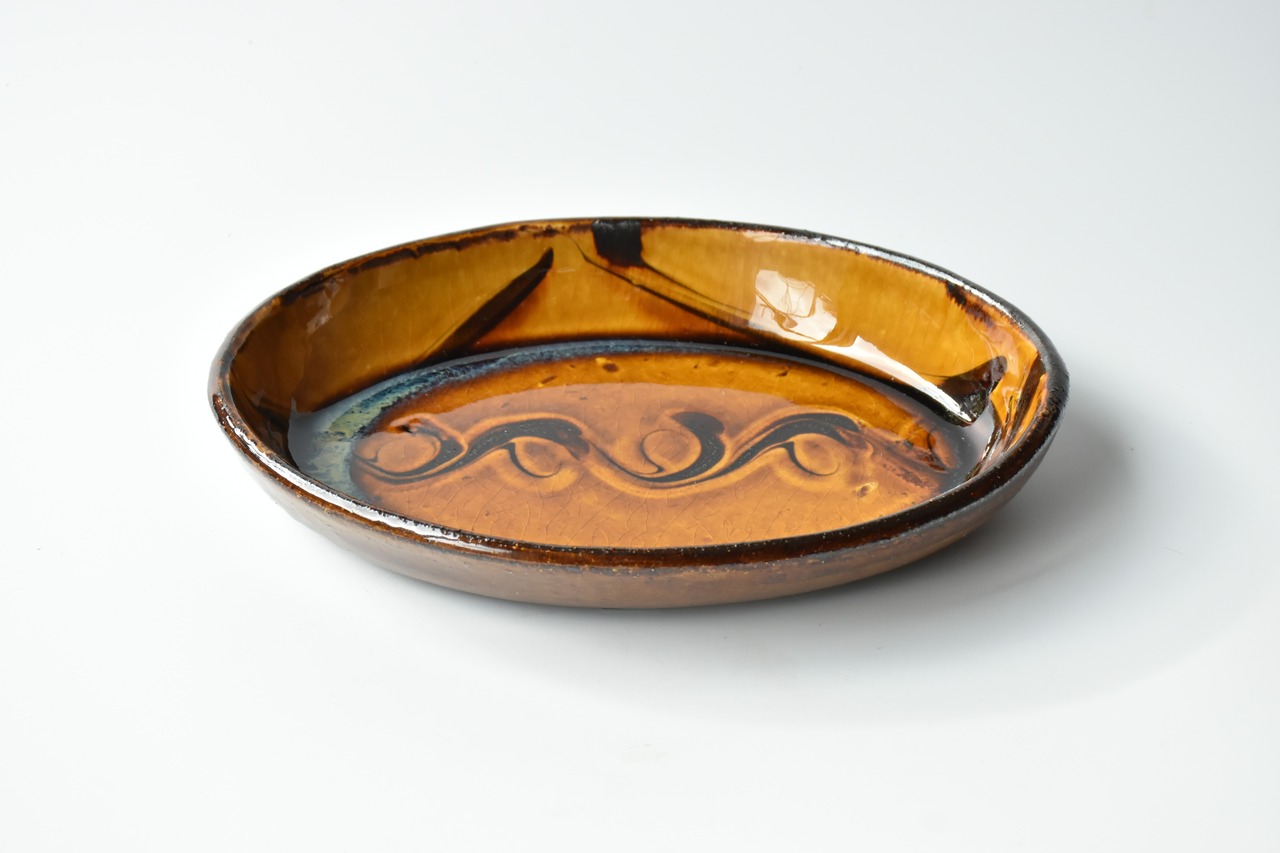 小代焼ふもと窯 / 井上尚之 : 楕円皿 (中) スリップウェア ④