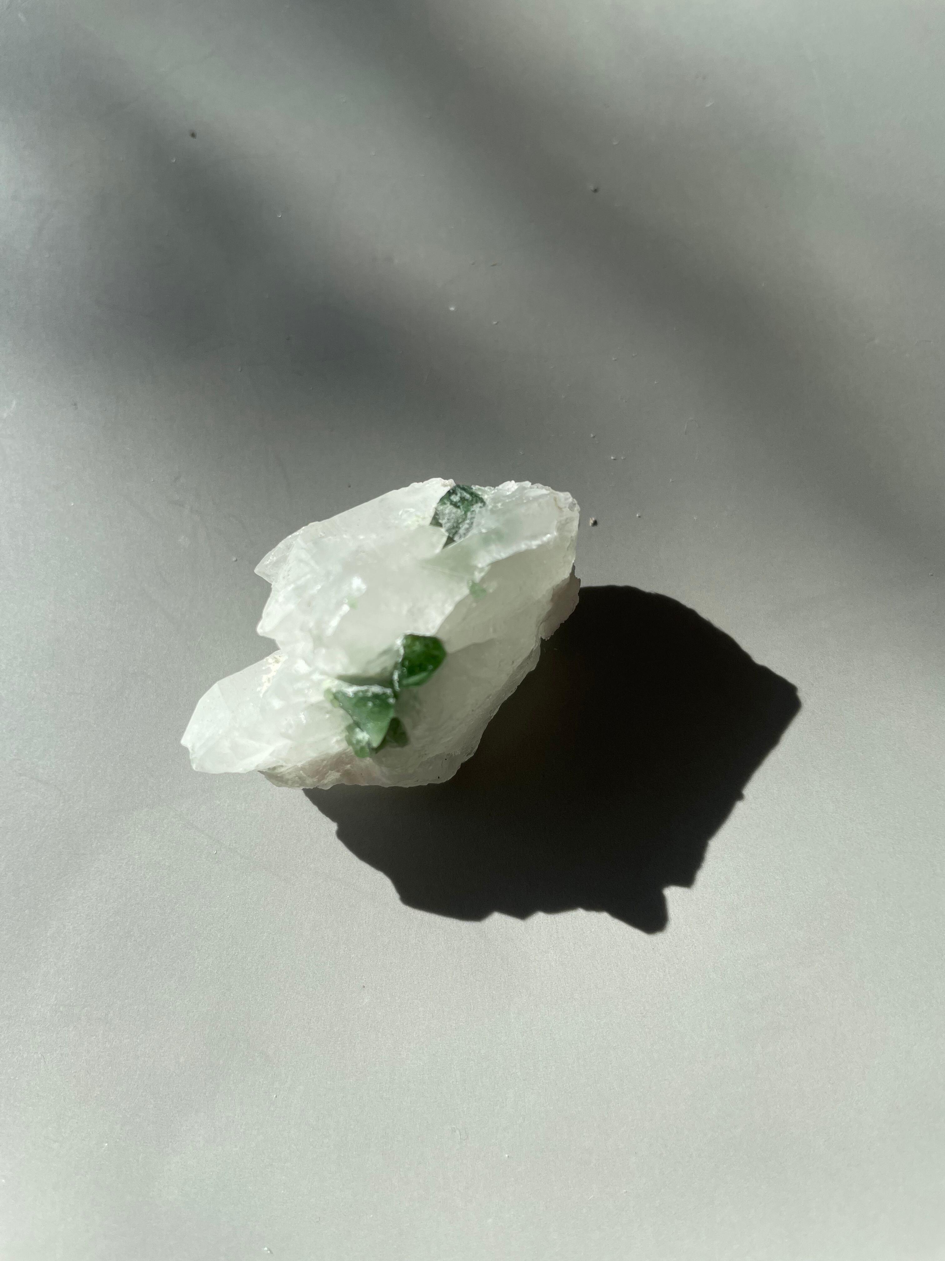 パキスタン　ギルギット　スカルドゥ産　グリーントルマリンインクォーツ