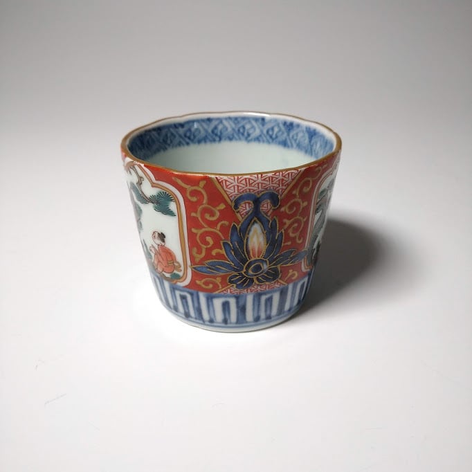 古伊万里 窓絵人物文 金彩色絵 蕎麦猪口 見込みに丸文 蛇の目高台 向付