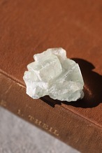 フローライト「冬の落とし物」Fluorite ◇ 天然石・鉱物・パワーストーン・原石 | st00405