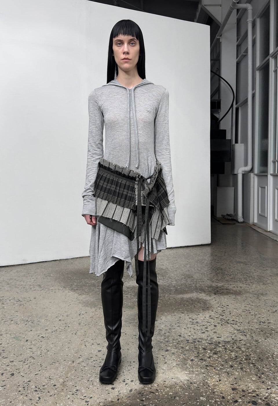 [OPEN YY] RIB PANELED ドレス★新作・24SS★人気★韓国★ OPEN YY] HOODED JERSEY DRESS, GRAY 正規品 韓国ブランド 韓国