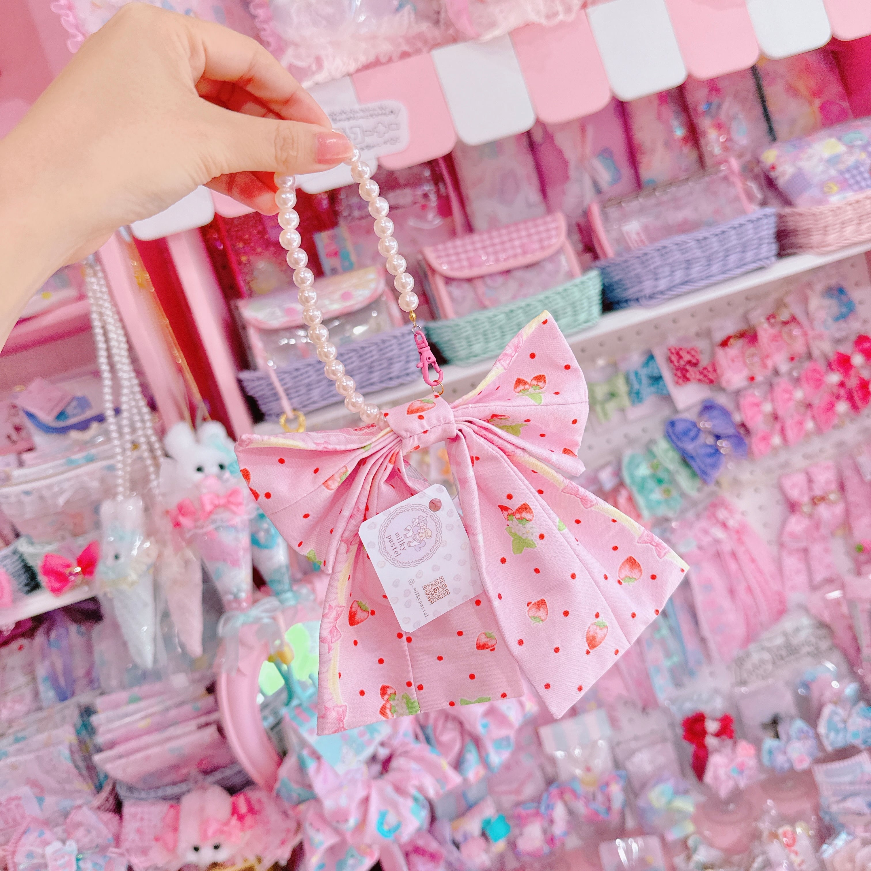 【J5】42-11リボンチャーム