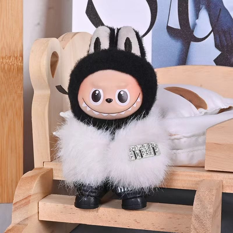 おしゃれ ファー！もこもこ可愛い♡ labubu ラブブ 4.0 10cm 毛皮風