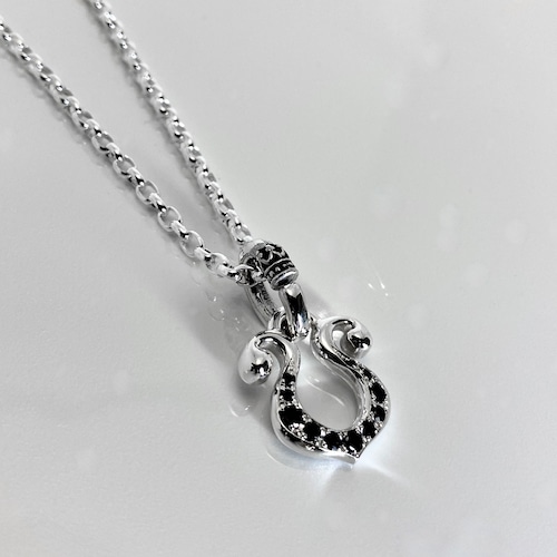 RHYTHMIC HORSESHOE with BLACK DIAMOND NECKLACE / リズミックホースシュー・ブラックダイヤモンドネックレス