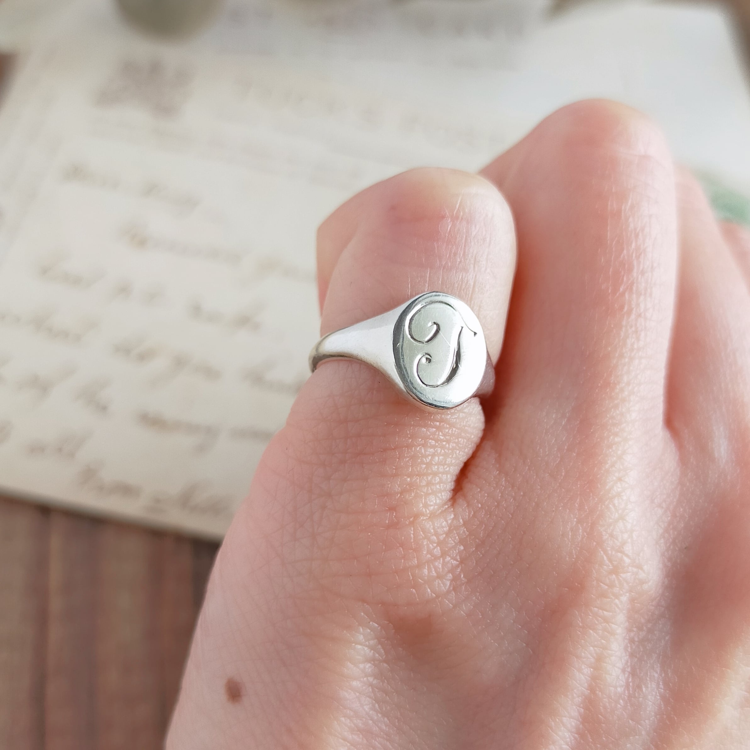 OX JEWELRY シルバー カーブシグネットリング 19号 OX JEWELRY シルバー カーブシグネットリング 19号 - メルカリ