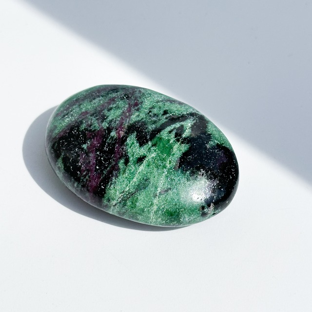 ルビーインゾイサイト パームストーン07◇ Ruby in Zoisite ◇天然石・鉱物・パワーストーン