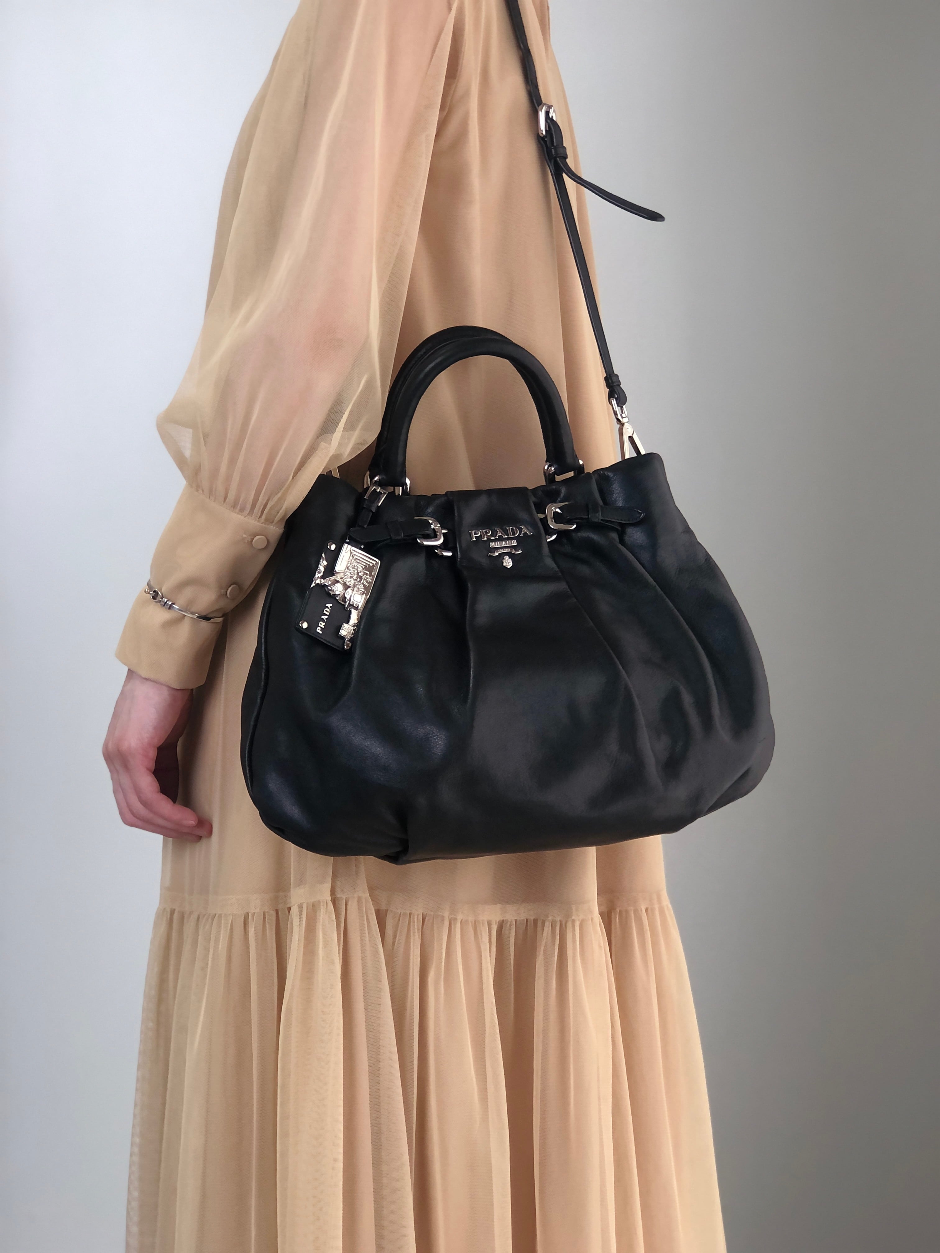 PRADA vintgae プラダ　ショルダーバッグ 中古・古着通販】PRADA (プラダ) ナイロンショルダーバッグ ブラック