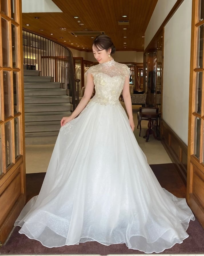 ウェディングドレス ボレロ フレンチスリーブ くるみボタン キラキラ  