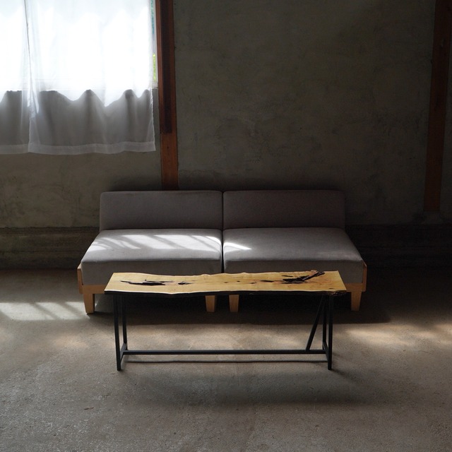 桑の一枚板　ローテーブル