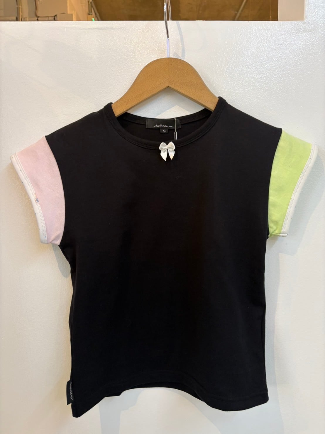 トップス Ans Dotsloevner FRILLED TINY TEE / BLACK Ans Dotsloevner TINY TEE | itimi