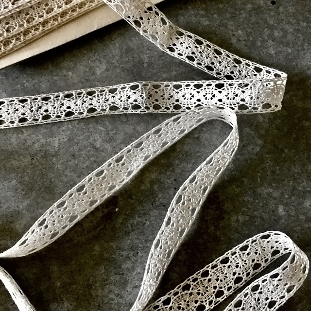 フランス 100x1.8c 小さなお目目とアンティークレース  r50mn