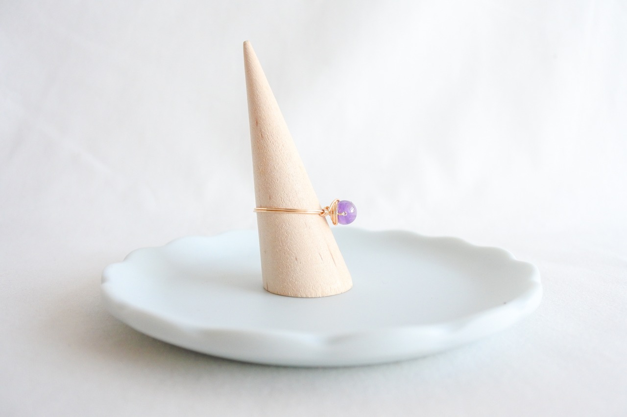 アメジスト　こつぶ　ゴールドの指輪