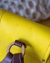 【展示品セール40%OFF|1点限り】WAKKO -わっこ- レザーミニリュック S(イエロー)|旭川木工リング留め具/2WAY