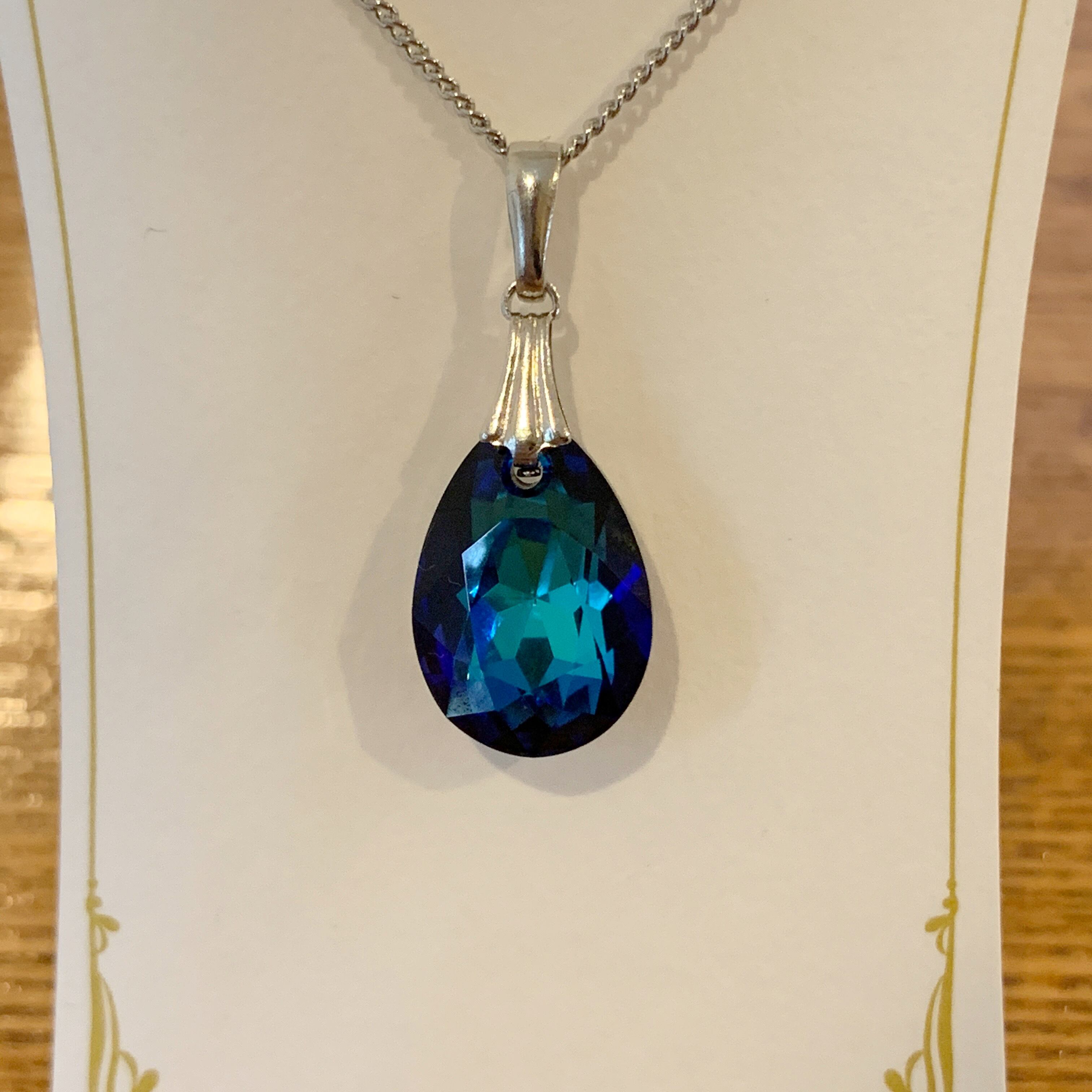 バミューダブルー スワロフスキー ネックレス