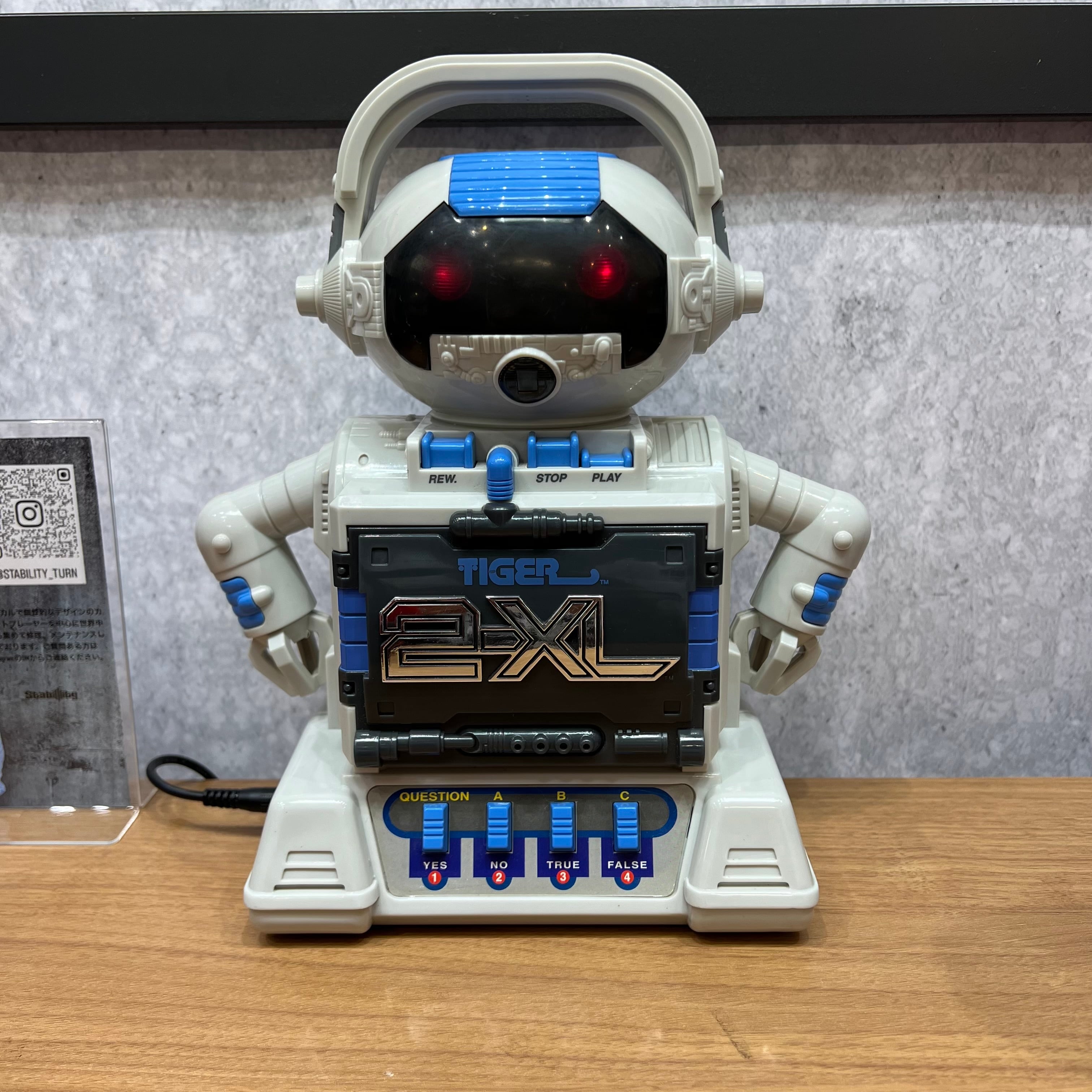 [可動品]TIGER ELECTRONICS 2XLロボット型カセットプレーヤー メンテ可動品]TIGER ELECTRONICS 2XL ロボット型カセットプレーヤー