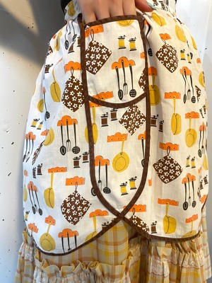 VINTAGE kitchen print apron