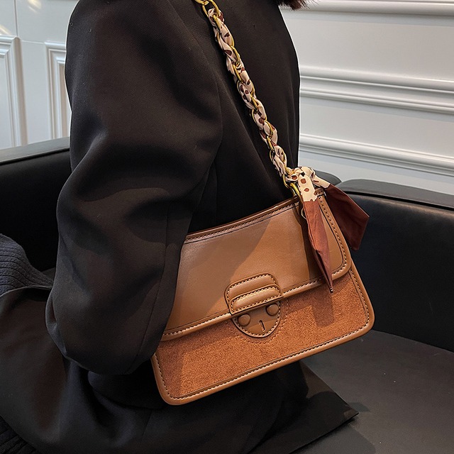 オータムウィンタースタンダードチェーン レトロ 秋物 冬物 メッセンジャーバッグ Tiancai_Wing_Bag550477172