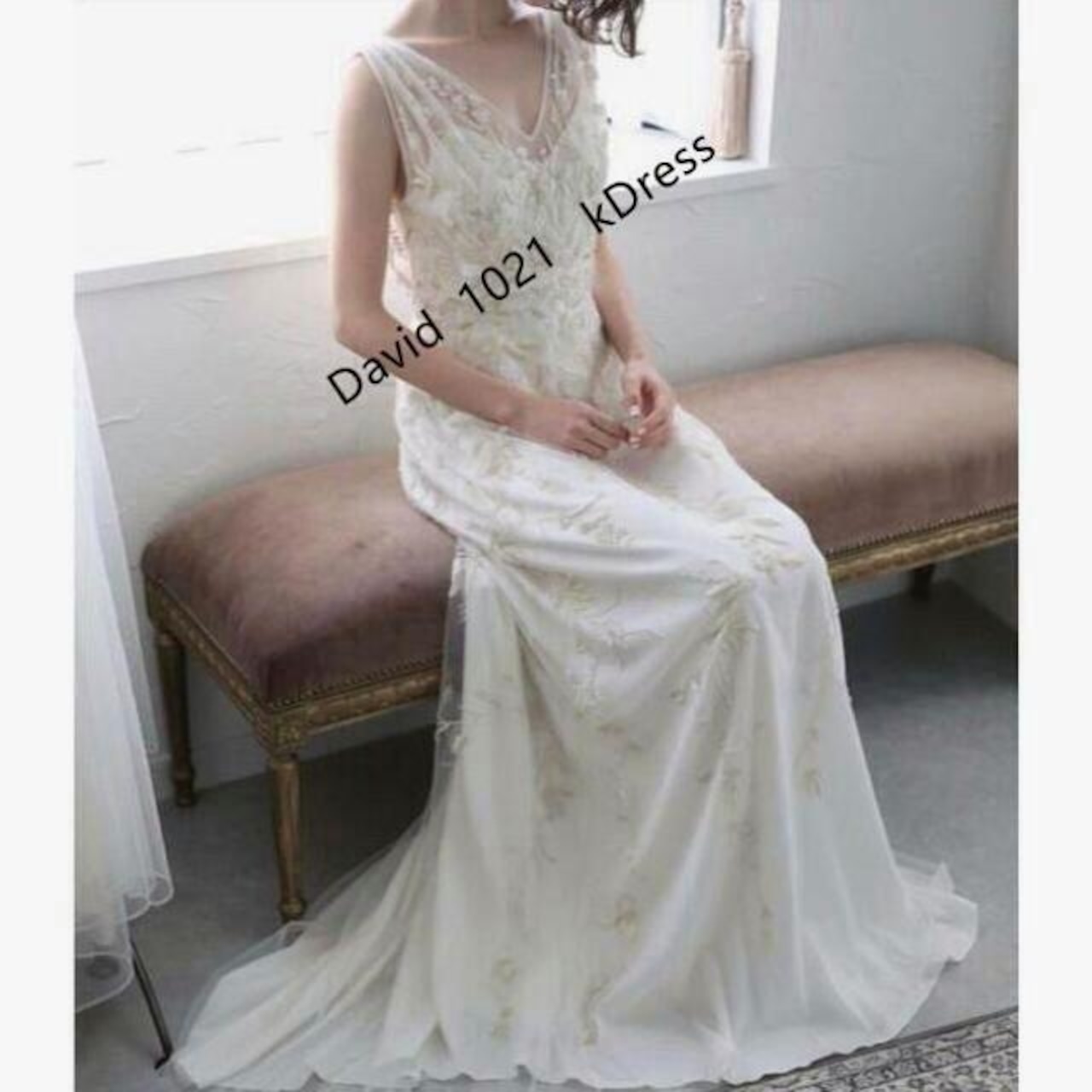 高品質！ ウエディングドレス 3D立体レース刺繍 パール 深Vネック  