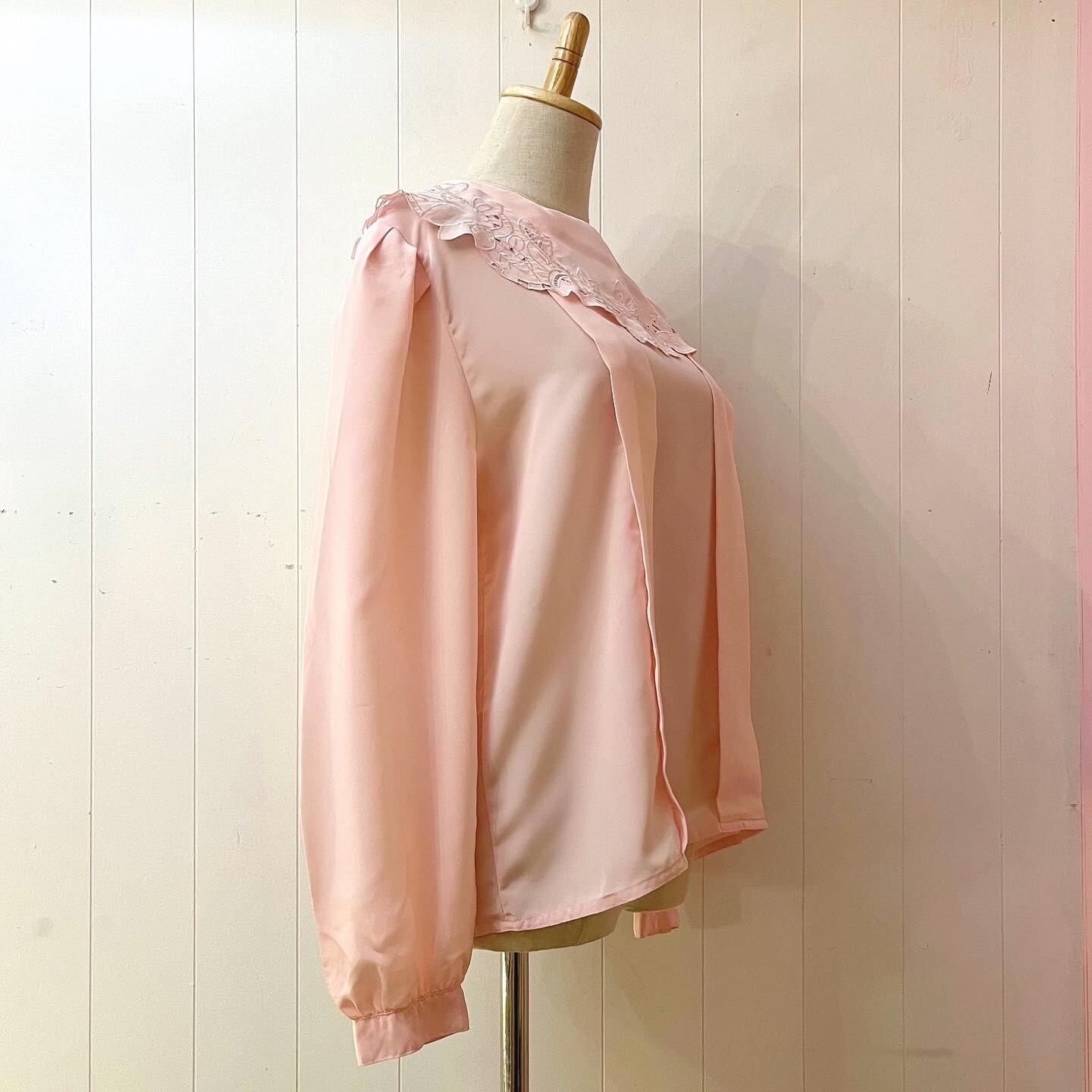flower arch collar pink blouse