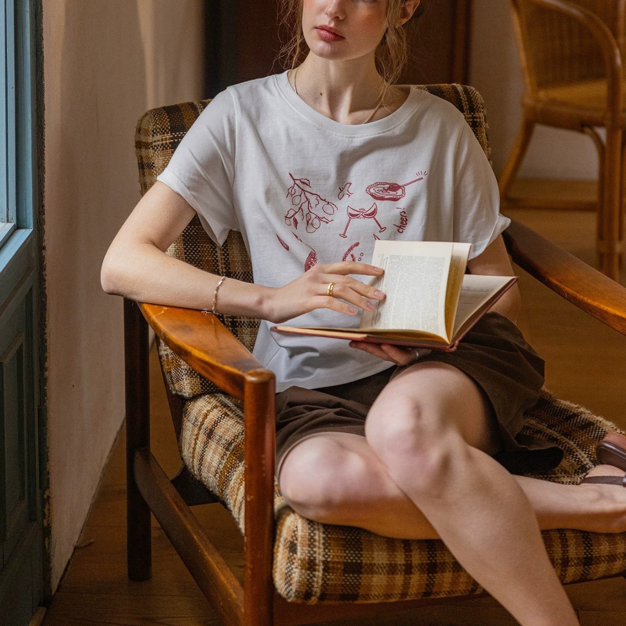 Fragments Art Motif Tee – Café Terrace F0742