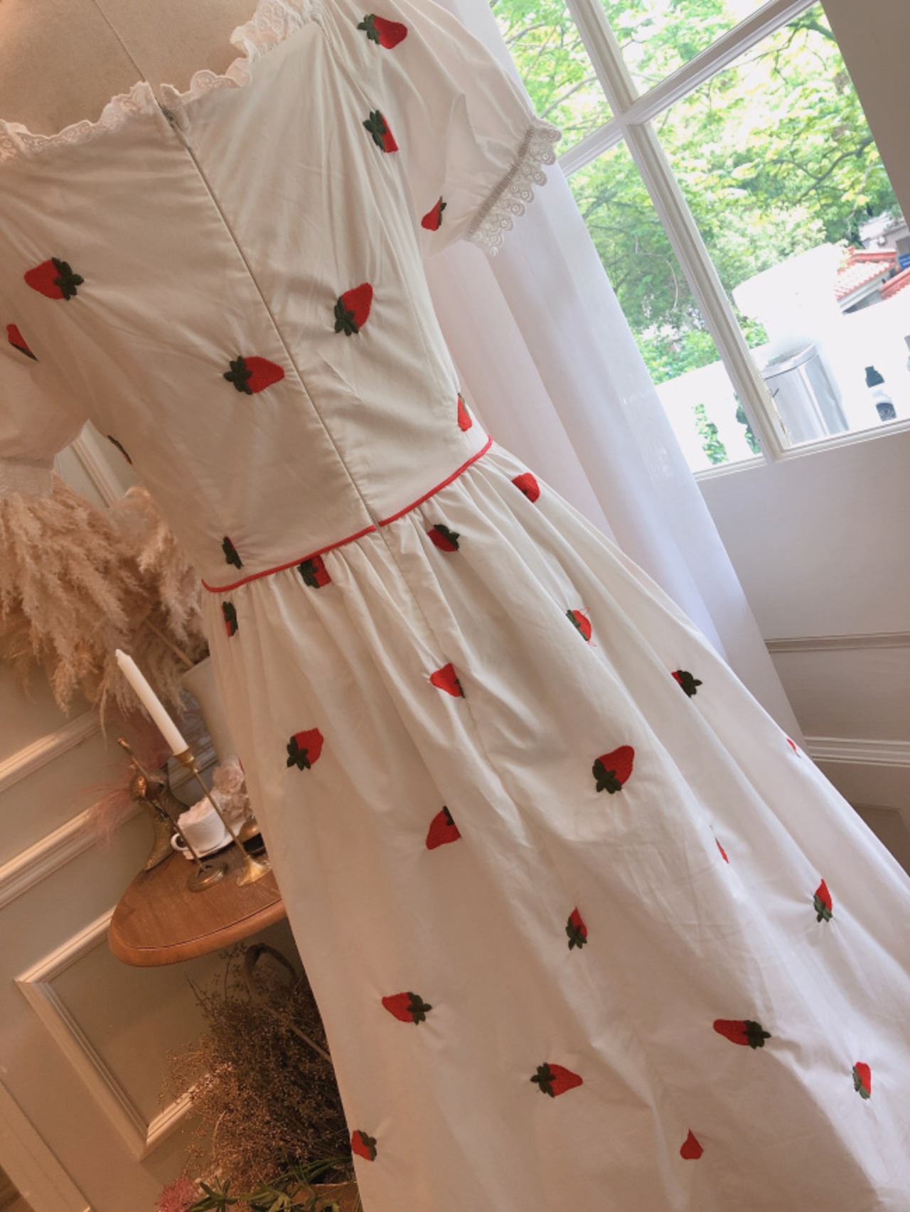 いちごワンピース | Lily Couture