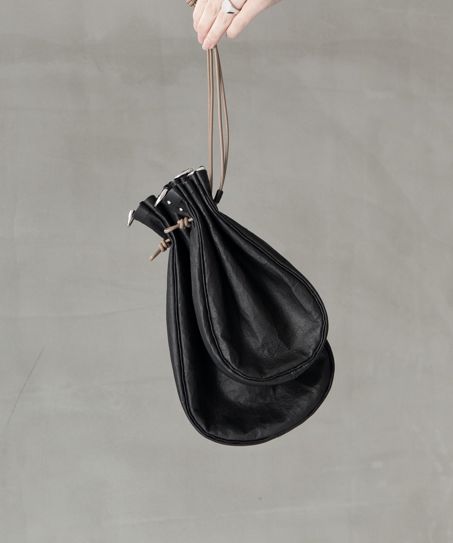 Dyneema® Leather MEDICINE BAG M/3039#1/ダイニーマレザー メディスン Dyneema® Leather MEDICINE BAG M/3039#1/ダイニーマレザー メディスン