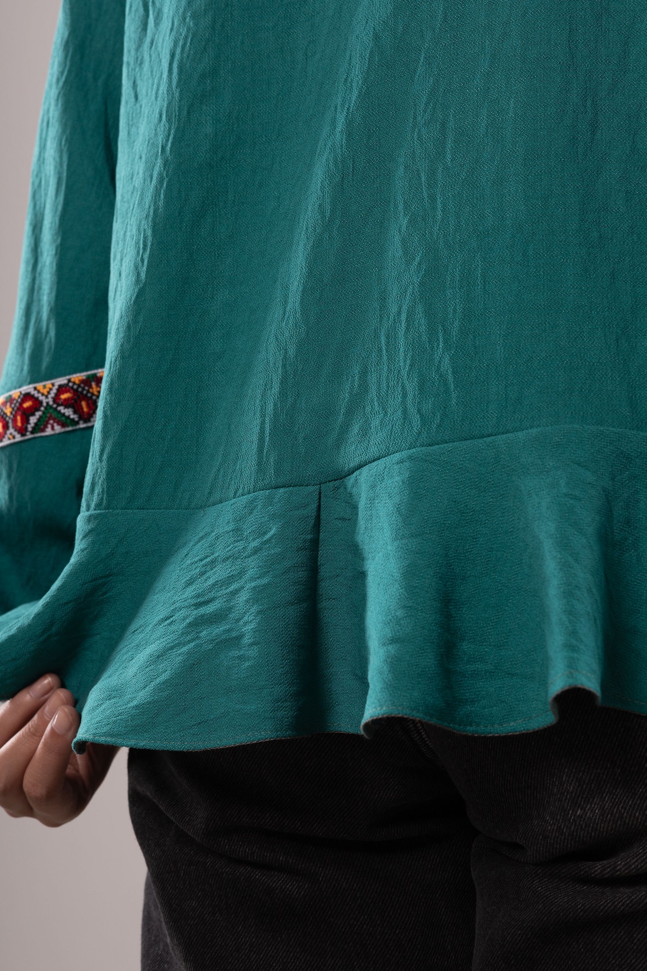 ウクライナ刺繍ヴィシヴァンカ　チュニック クロスステッチ　手刺繍　麻　レディース・フリーサイズ - 11