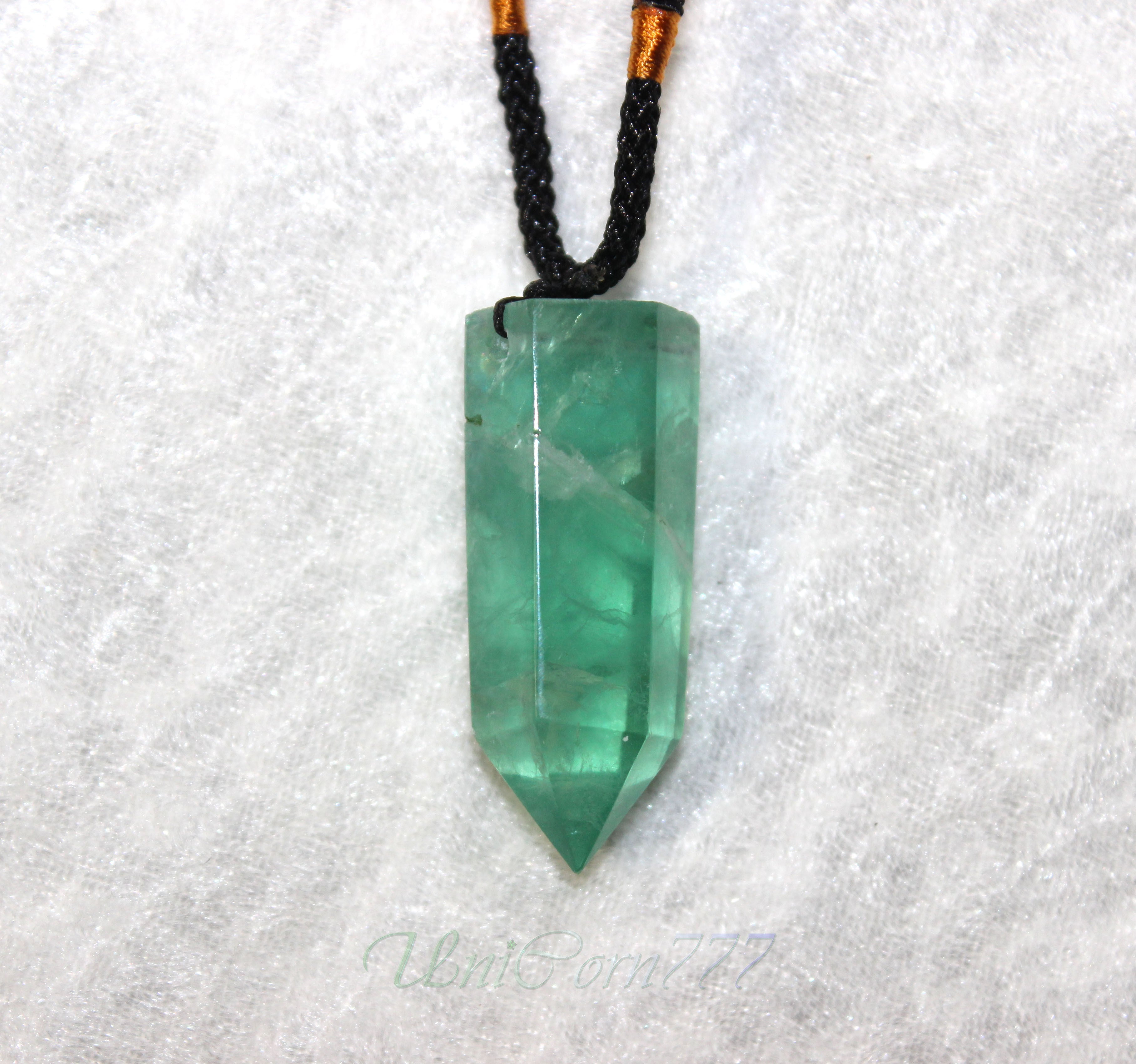 六角柱水晶のペンダント・ネックレス TypeE 緑蛍石 [UNIA22001055