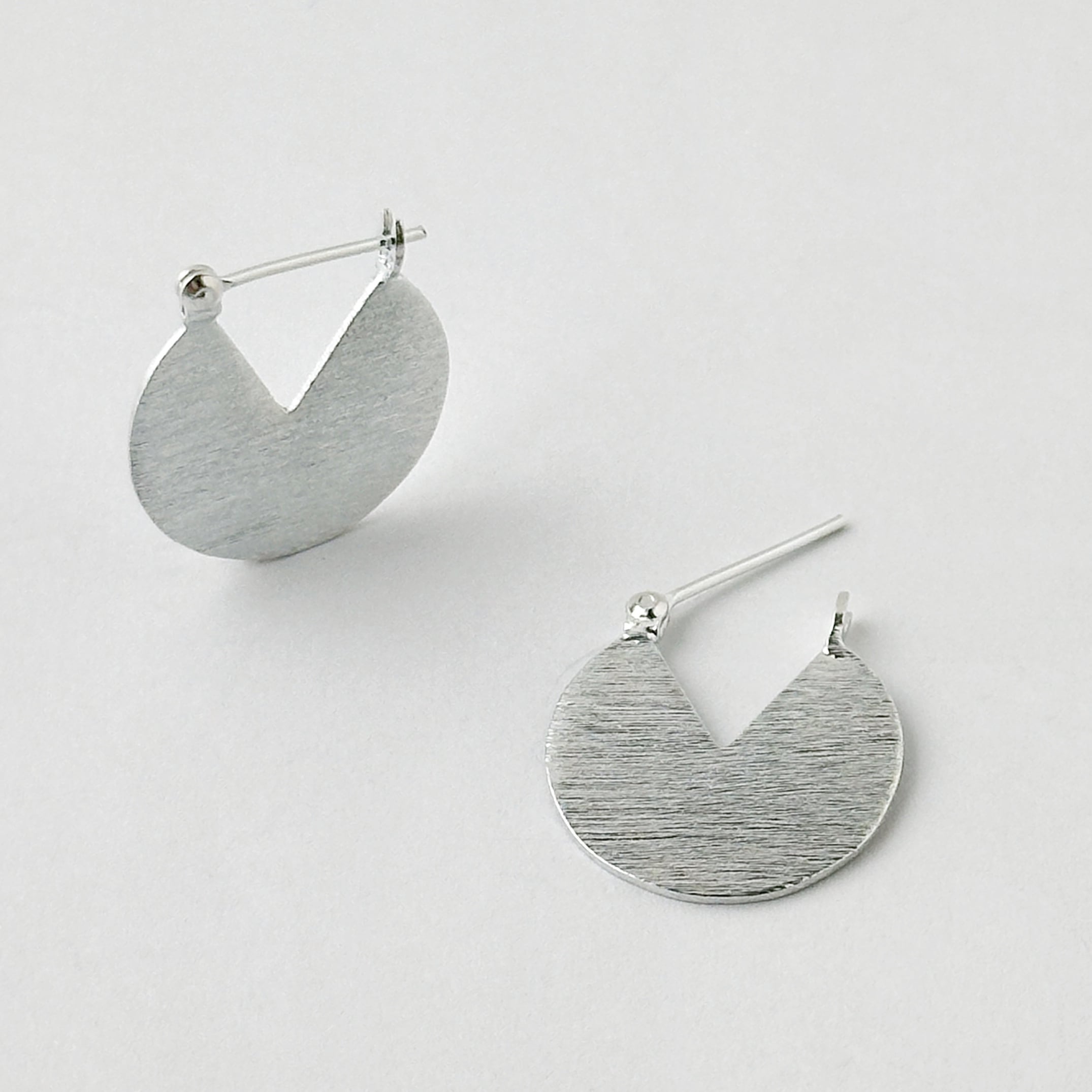 鎌倉　gram グラム　フープピアス　アクセサリー　ピアス　シンプル 再入荷】パックマン フープピアス | 【公式通販】鎌倉のシルバー