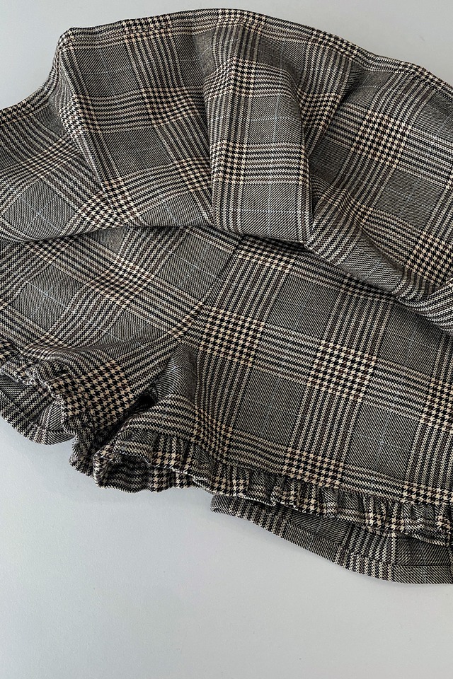 ボタン付プリーツスカート〈Beige check〉