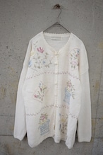 White floral embroidered loose-fitting cardigan