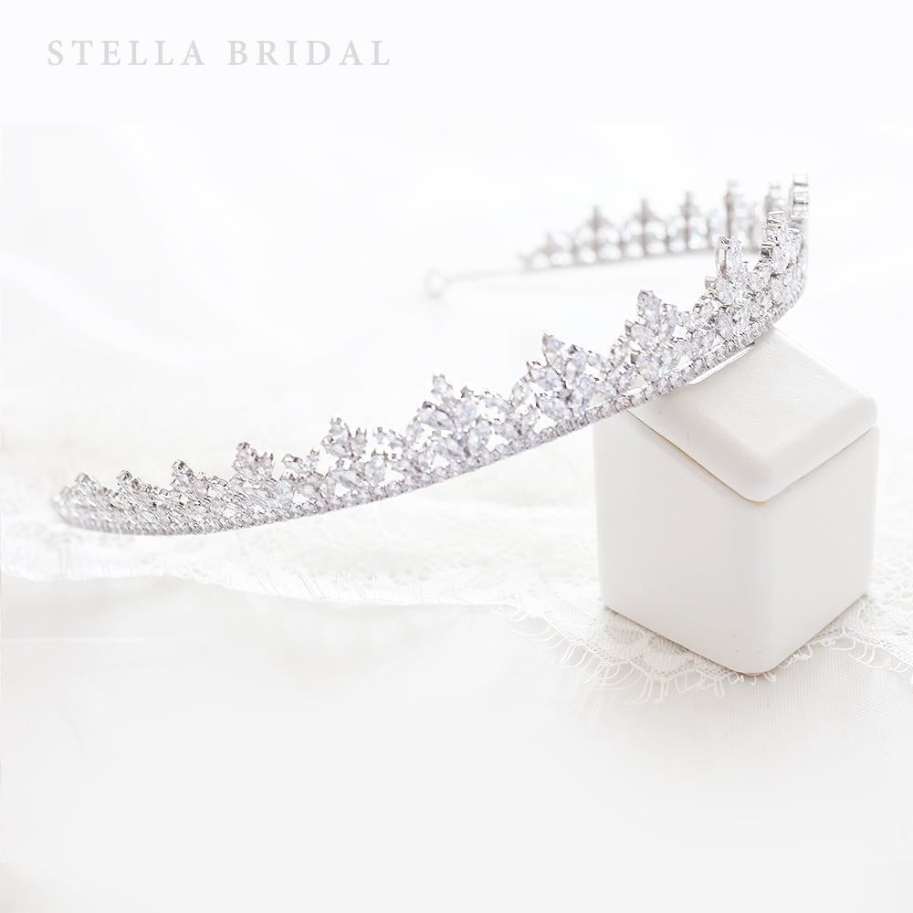 【美品】キュービックジルコニア ウェディングジュエリーティアラ フォンテーヌⅡ キュービックジルコニア ブライダル ティアラ フォンテーヌII