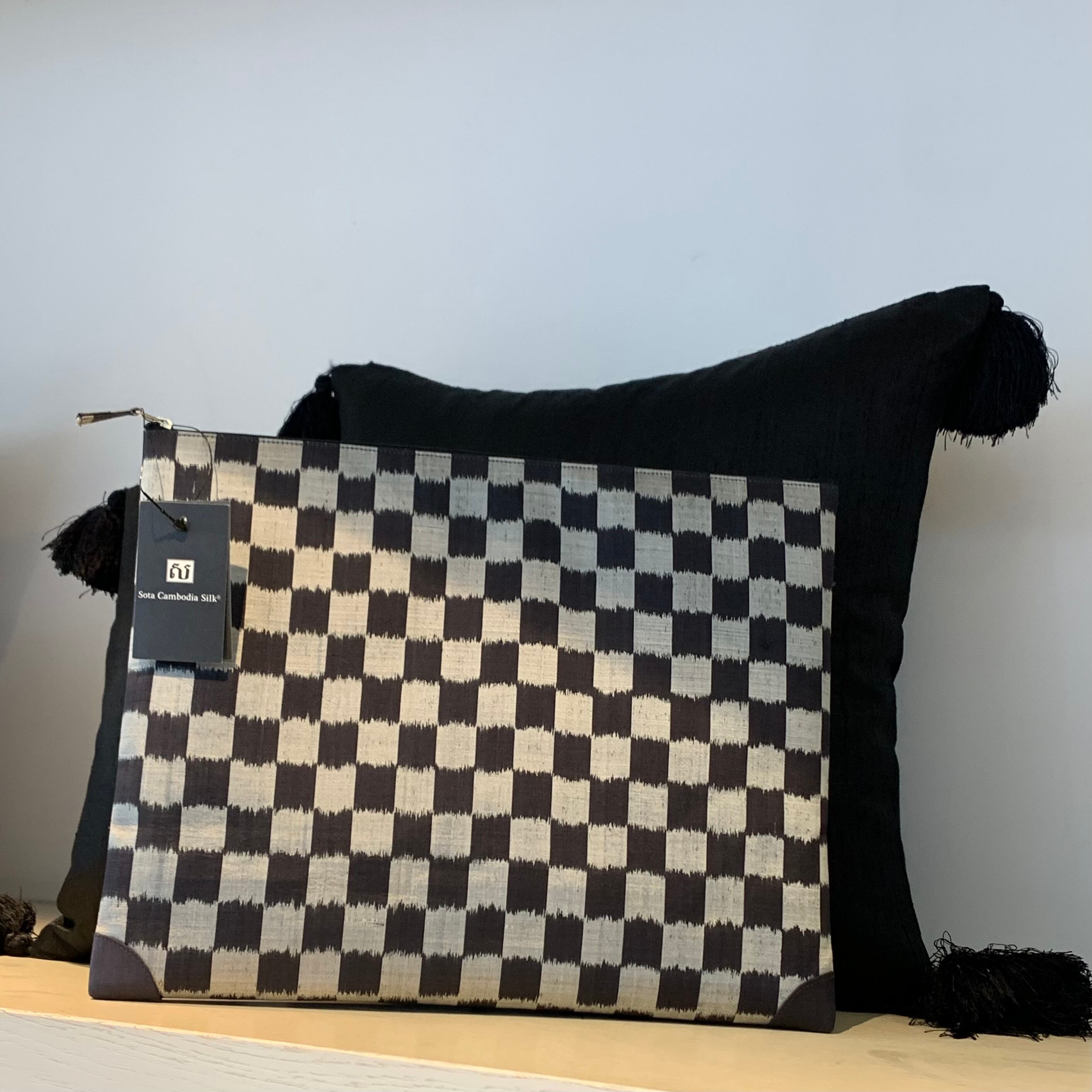 【限定品】絣バッグ シルクバッグ 軽いバッグ クリスマス 父の日【限定品】 KHMER MOSAIC BAG カンボジアシルク シルク バッグ