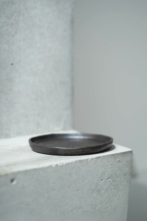 ブラック ポタリー / Black pottery・plate L