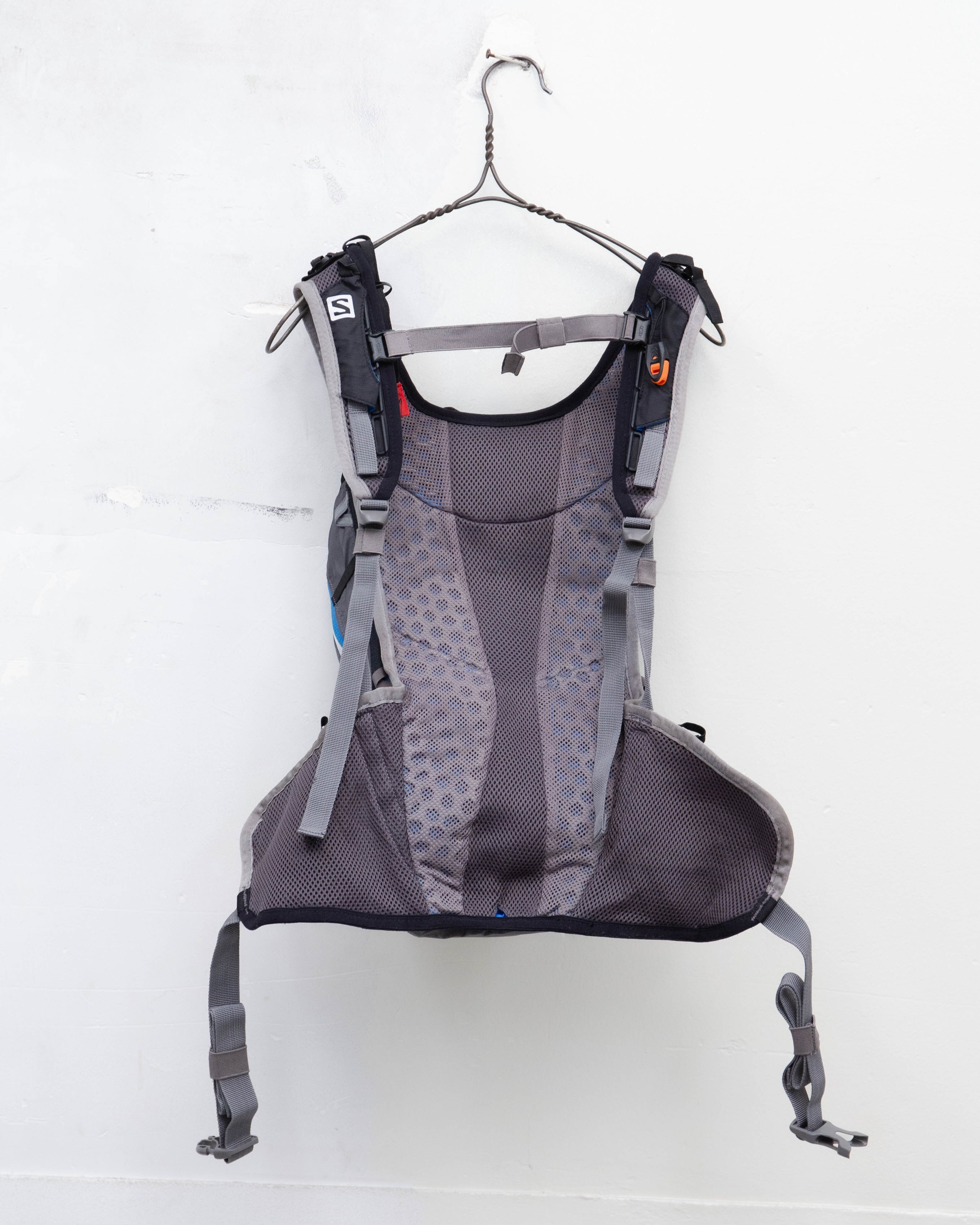 SALOMON - Agile 12 Set / trail backpack | LUIK FINN