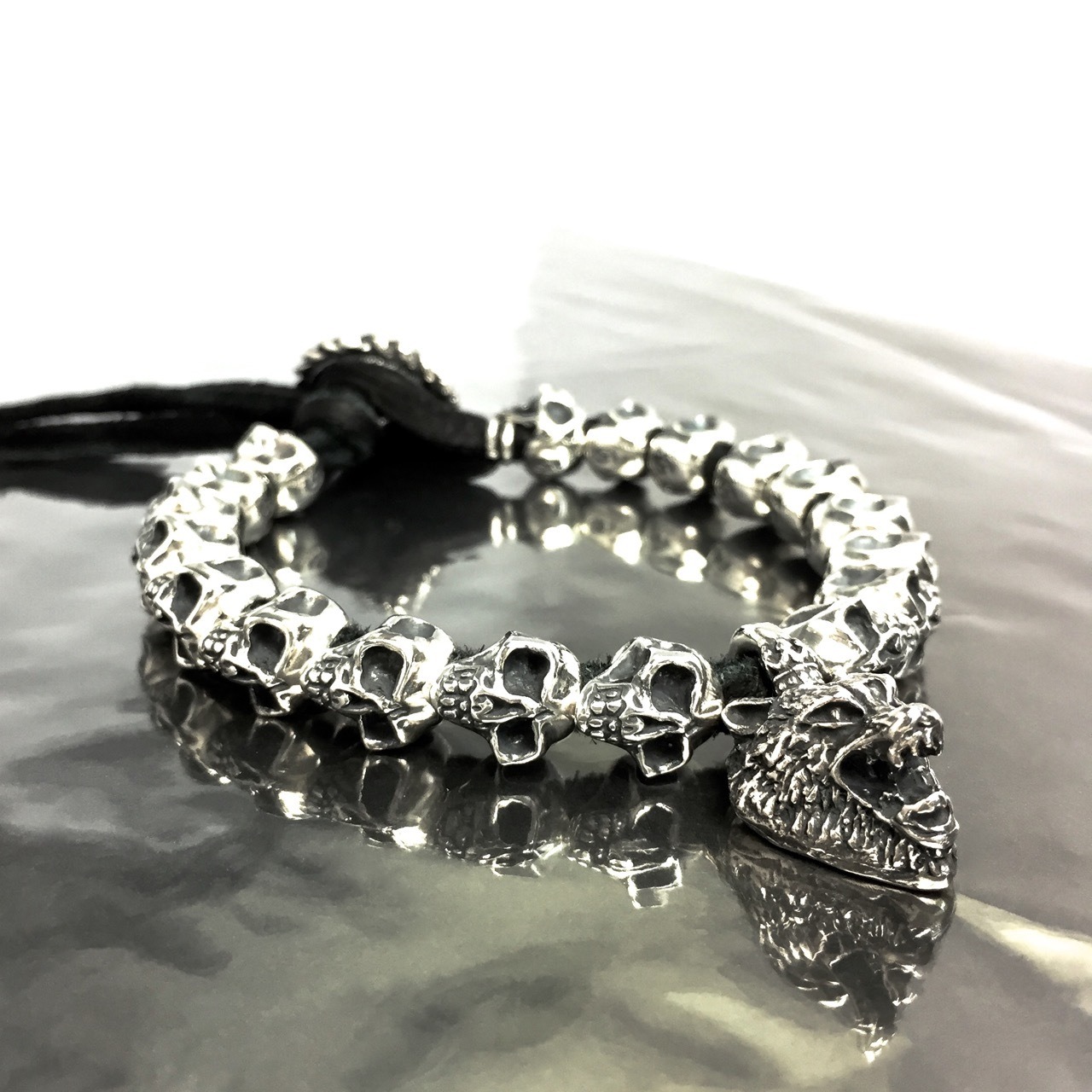 18 SKULL BEADS LEATHER BRACELET with WOLF / 18スカルビーズ レザーブレスレット ウルフ