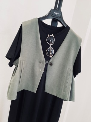 【晩夏10%OFF】サイドプリーツベスト
