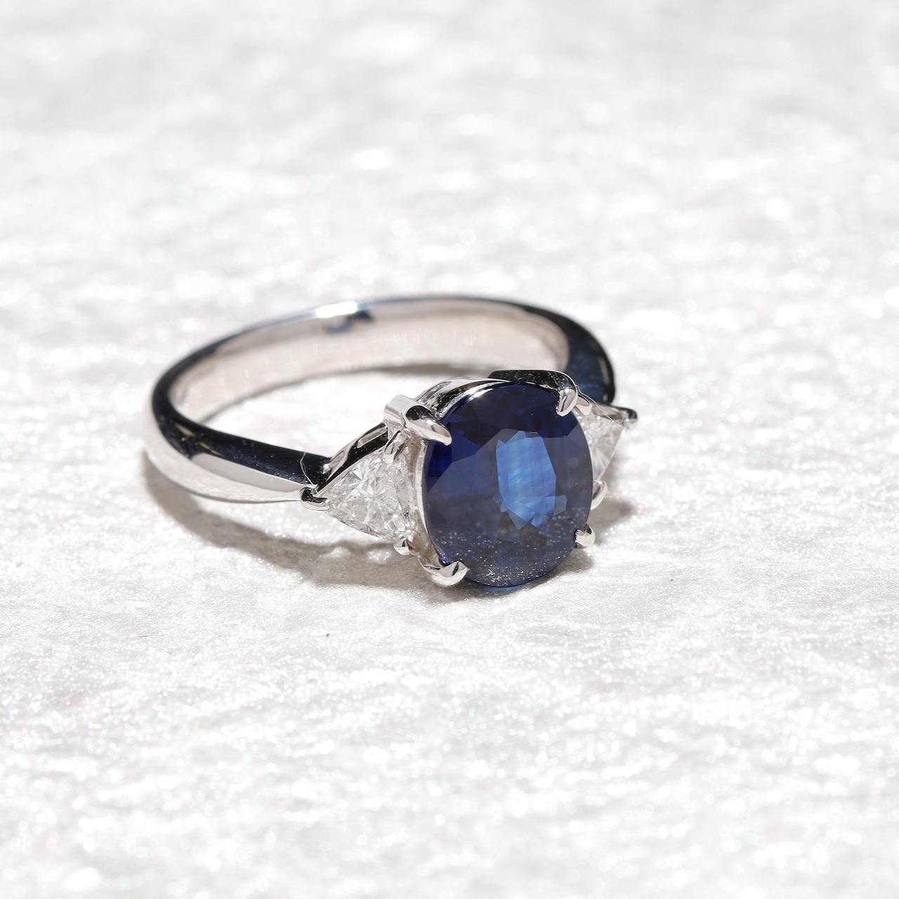 サファイアリング pt900 / 2.320ct / DA 0.360ct