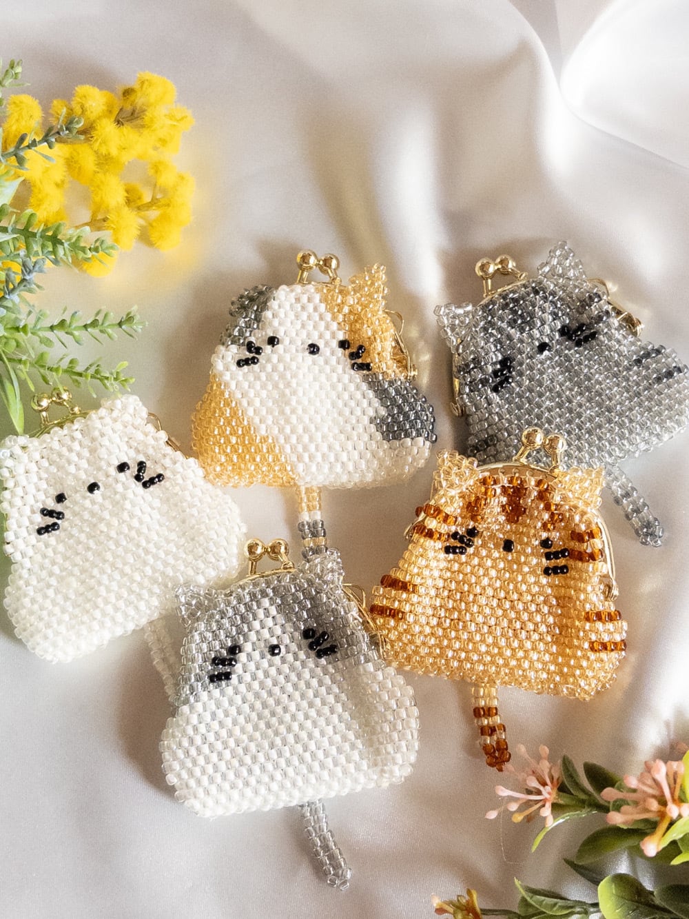 ネコのビーズがま口ポーチ | うさのひみつきち