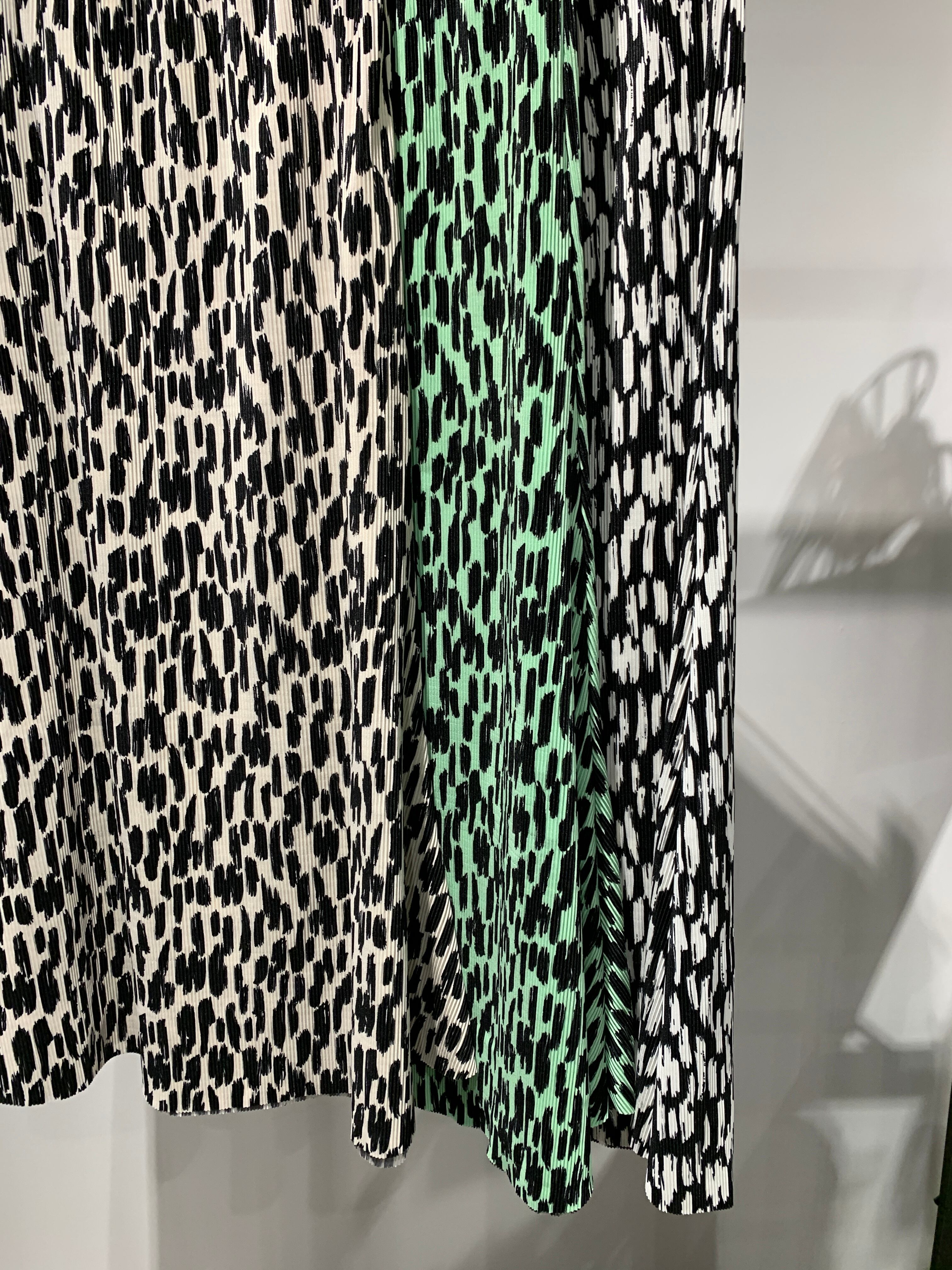 leopard like pleats skirt