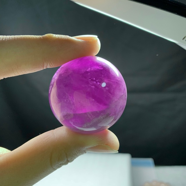 色合いが綺麗なパープルフローライト スフィア